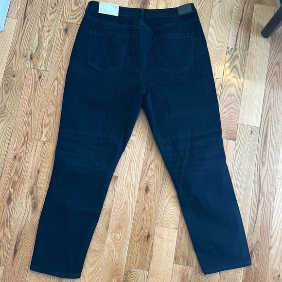 NET Size 14 (32w) American Eagle Mom Jeans - Picture 4 of 4